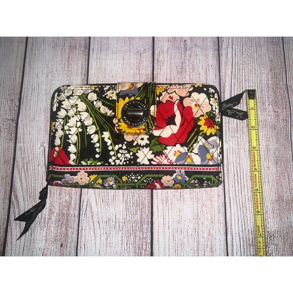 Vera Bradley Poppy Fields 2011  Quilted Floral Turnlock Zip Around Wallet - Picture 9 of 9